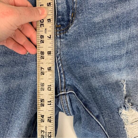 Judy Blue women's size 16 W relaxed fit distressed denim jeans - Picture 8 of 13